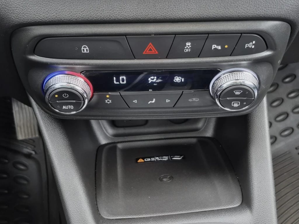 Chevrolet Tracker 1.2t Premier Fwd At 5p año 2022