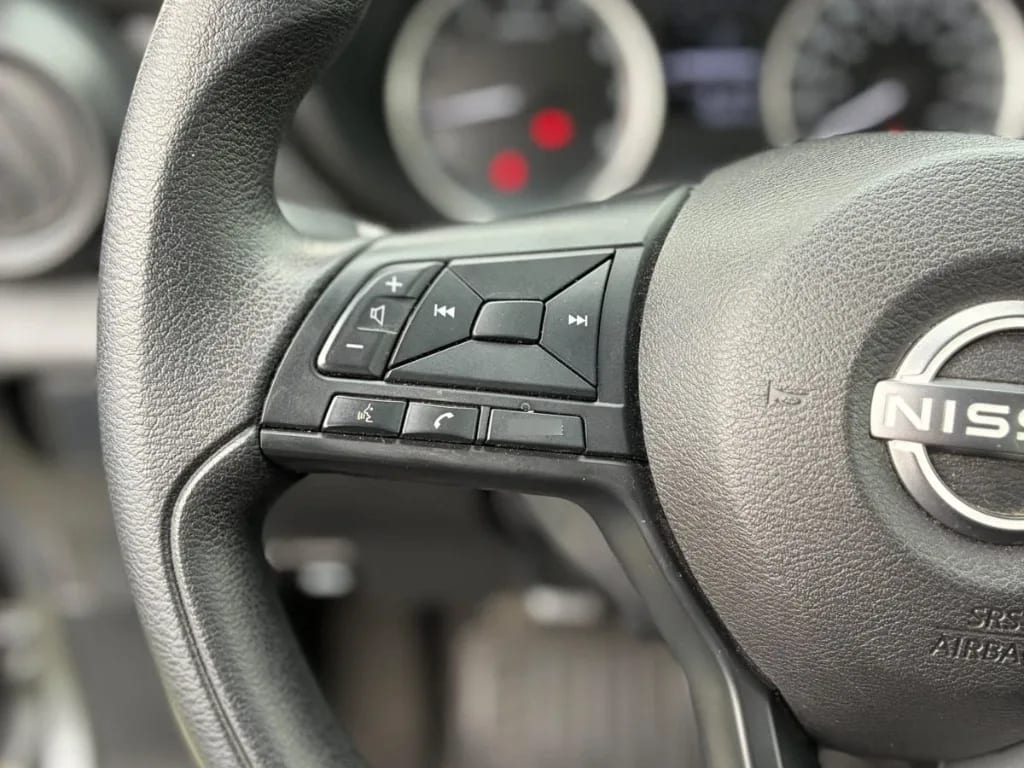 Nissan Versa 1.6 Sense 4x2 Mt 4p año 2025