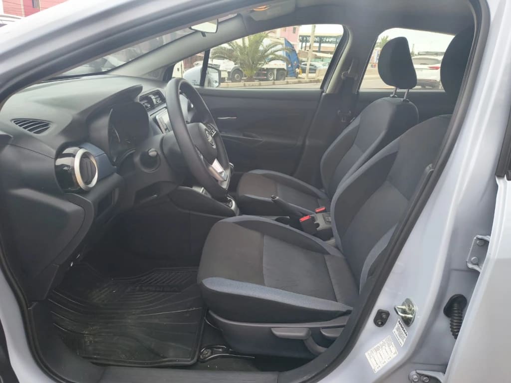 Nissan Versa 1.6 Advance 4x2 Mt 4p año 2024