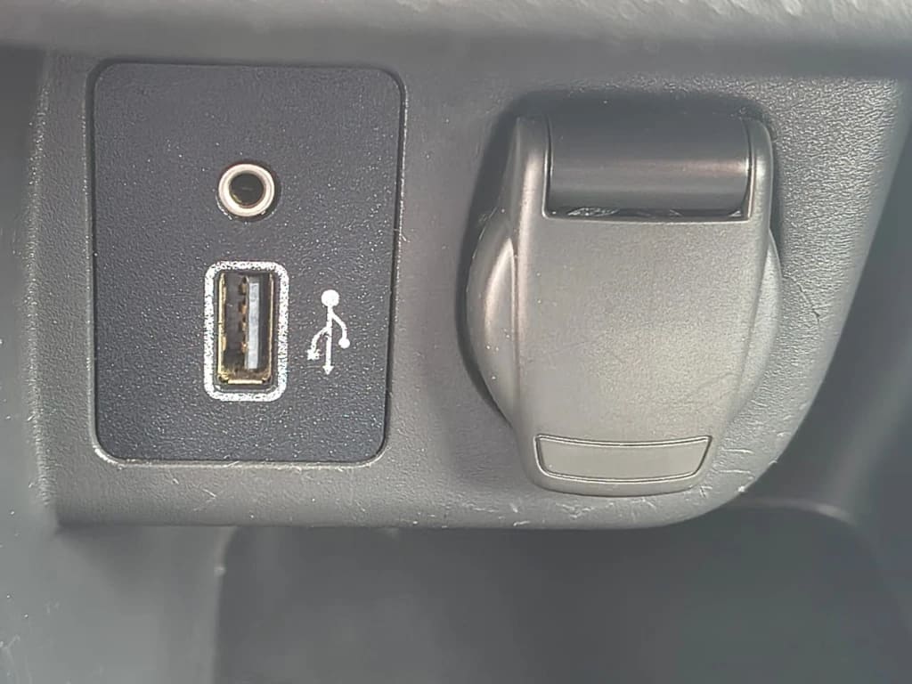 Nissan Versa 1.6 Advance 4x2 Mt 4p año 2024