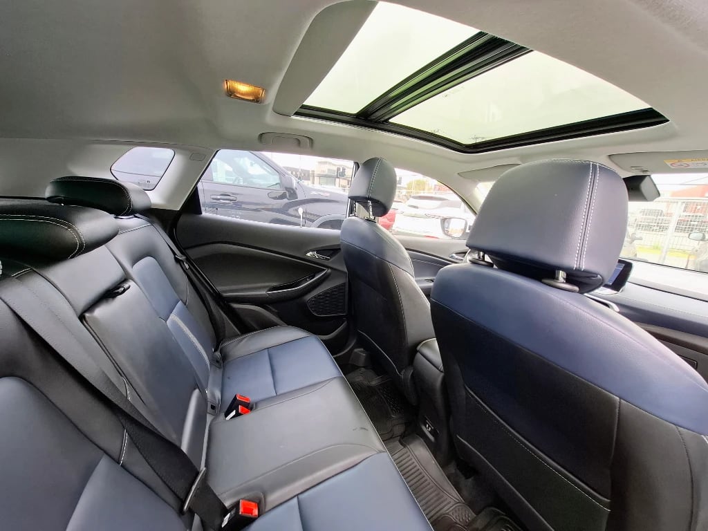 Chevrolet Tracker 1.2t Premier Fwd At 5p año 2022