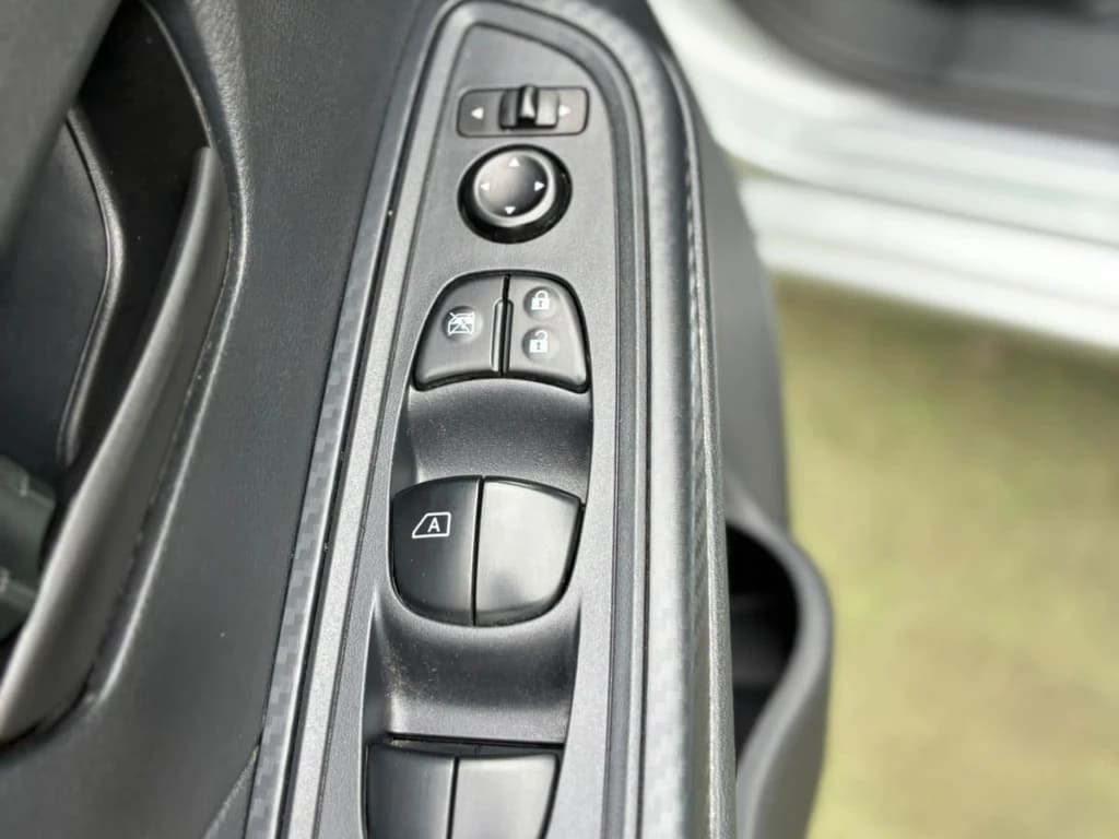Nissan Versa 1.6 Sense 4x2 Mt 4p año 2025
