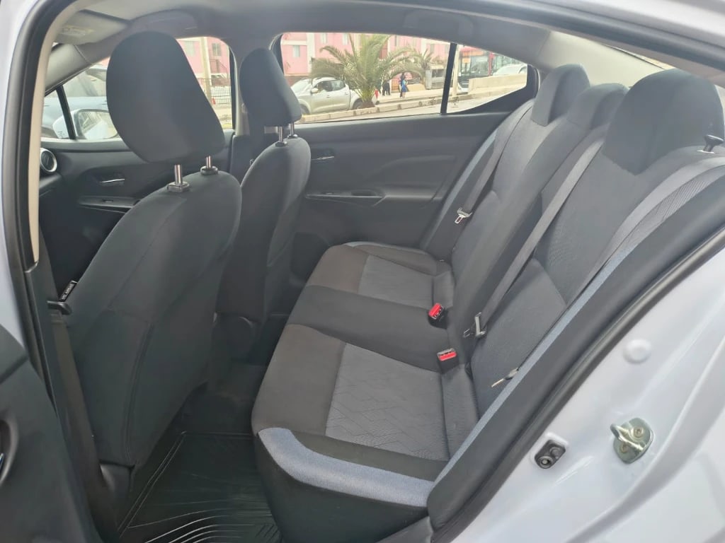 Nissan Versa 1.6 Advance 4x2 Mt 4p año 2024