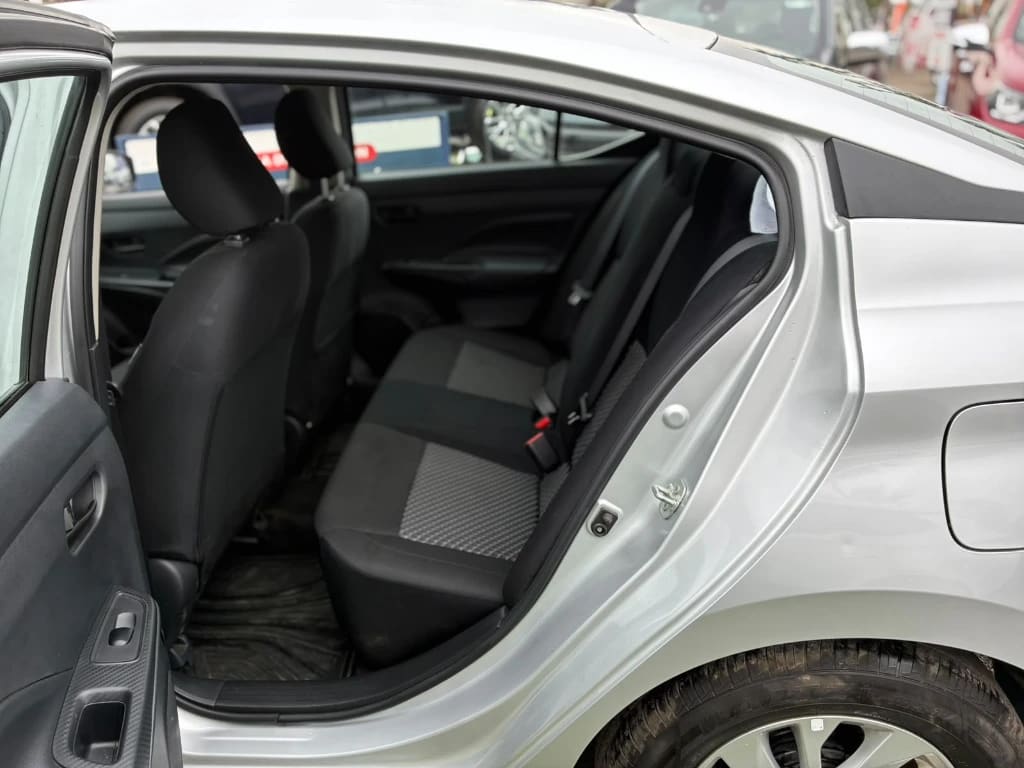 Nissan Versa 1.6 Sense 4x2 Mt 4p año 2025