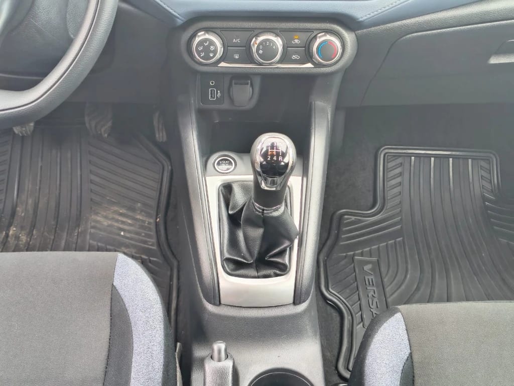 Nissan Versa 1.6 Advance 4x2 Mt 4p año 2024