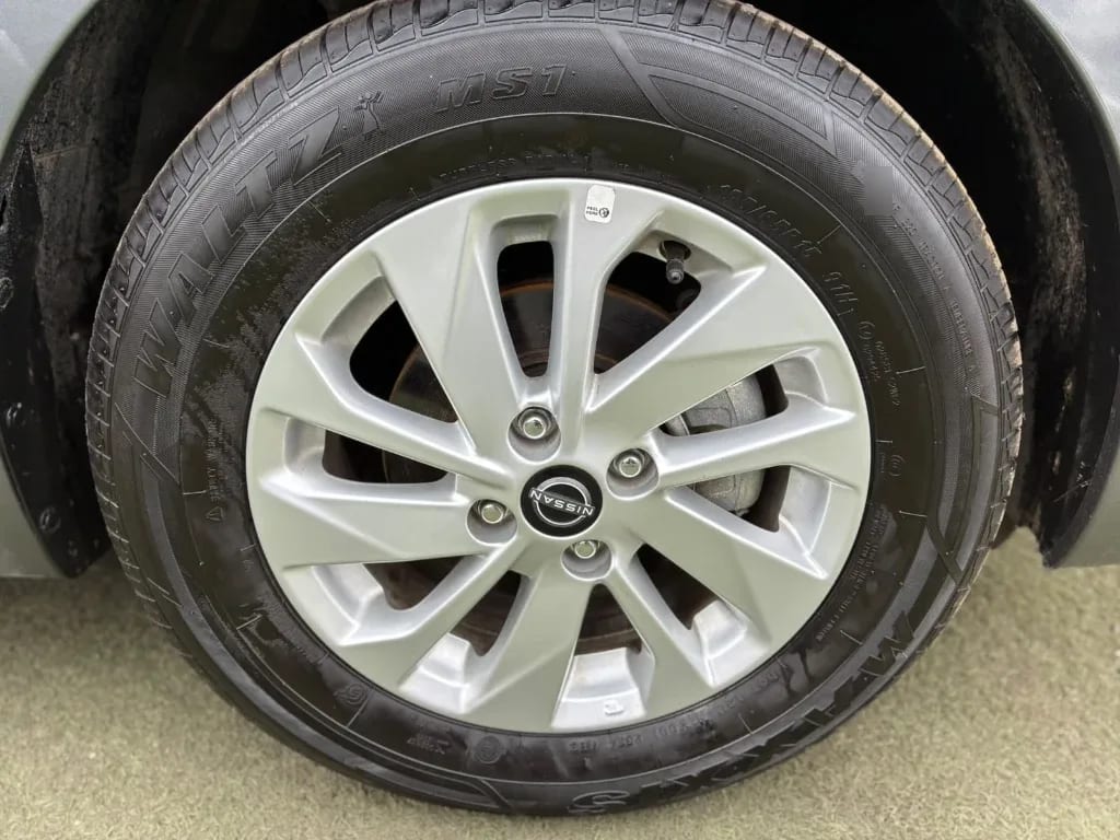Nissan Versa 1.6 Sense 4x2 Mt 4p año 2025
