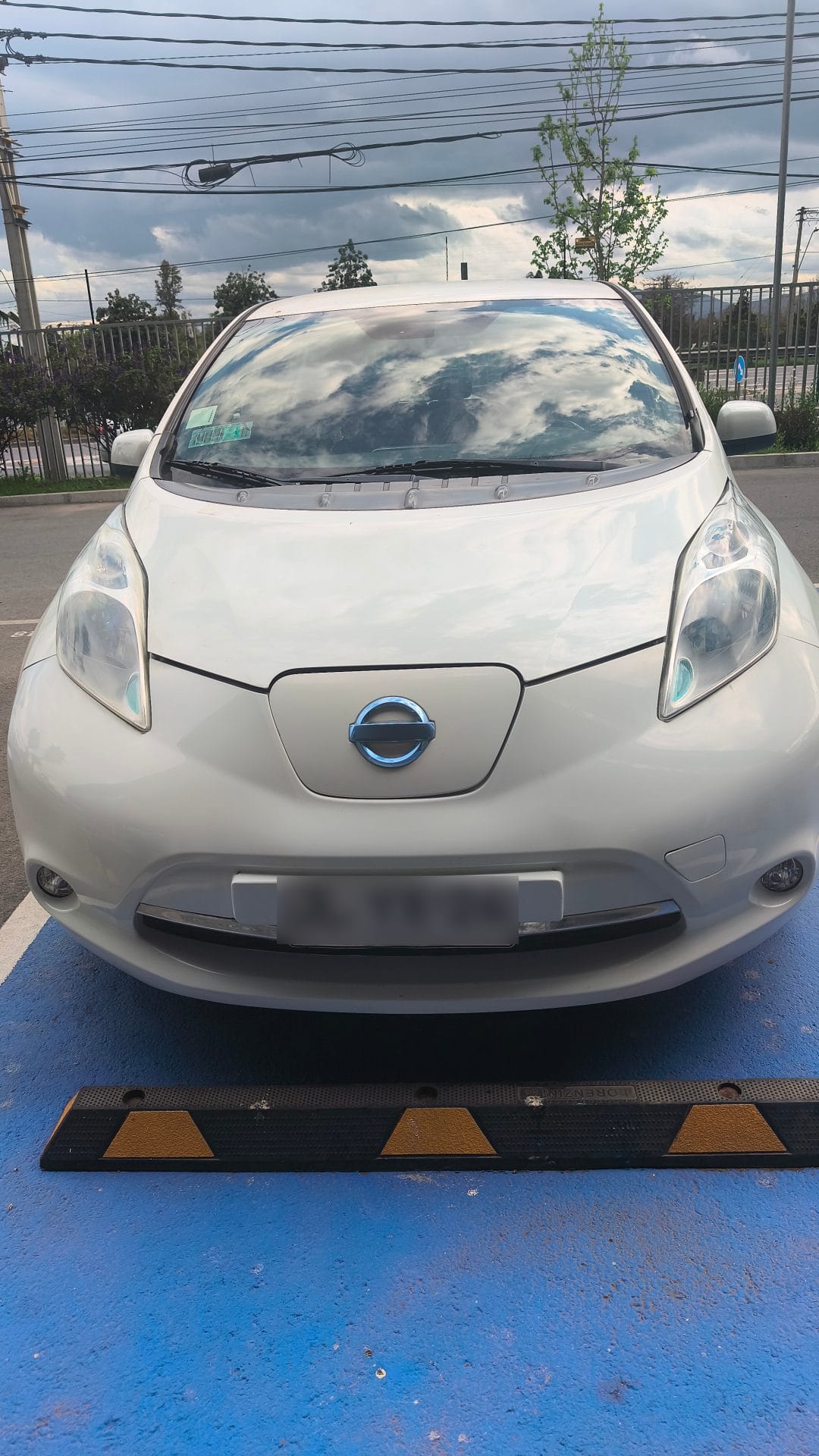 NISSAN LEAF No Sé La Versión año 2017