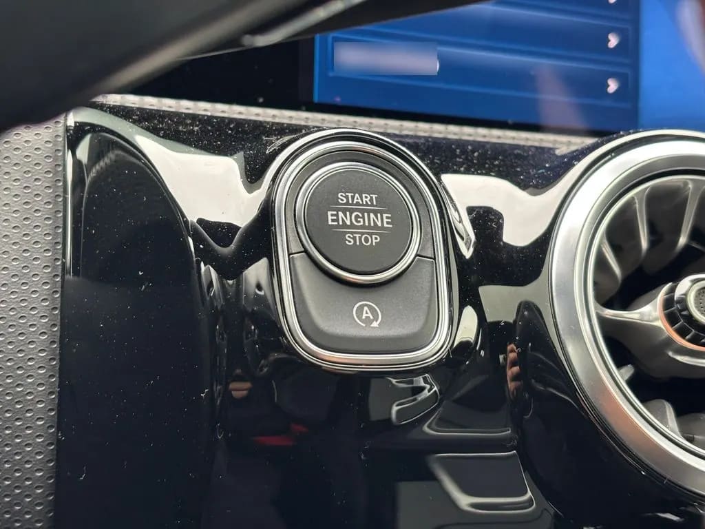 Mercedes-Benz A 200 1.3 Amg Line 4x2 Hb At 5p año 2024