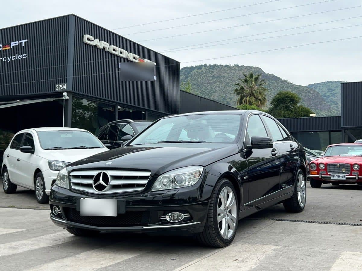 Mercedes-Benz C300 Avantgarde V6 año 2010