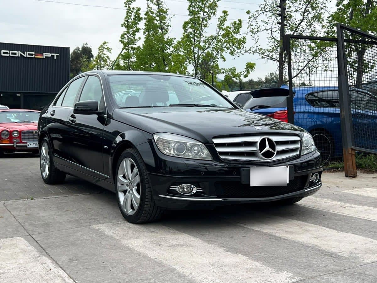 Mercedes-Benz C300 Avantgarde V6 año 2010