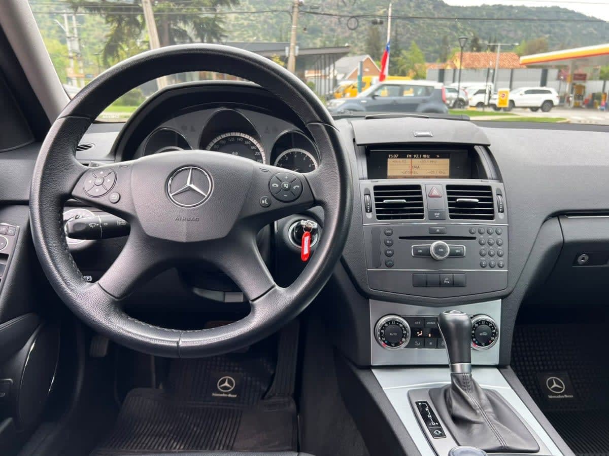 Mercedes-Benz C300 Avantgarde V6 año 2010