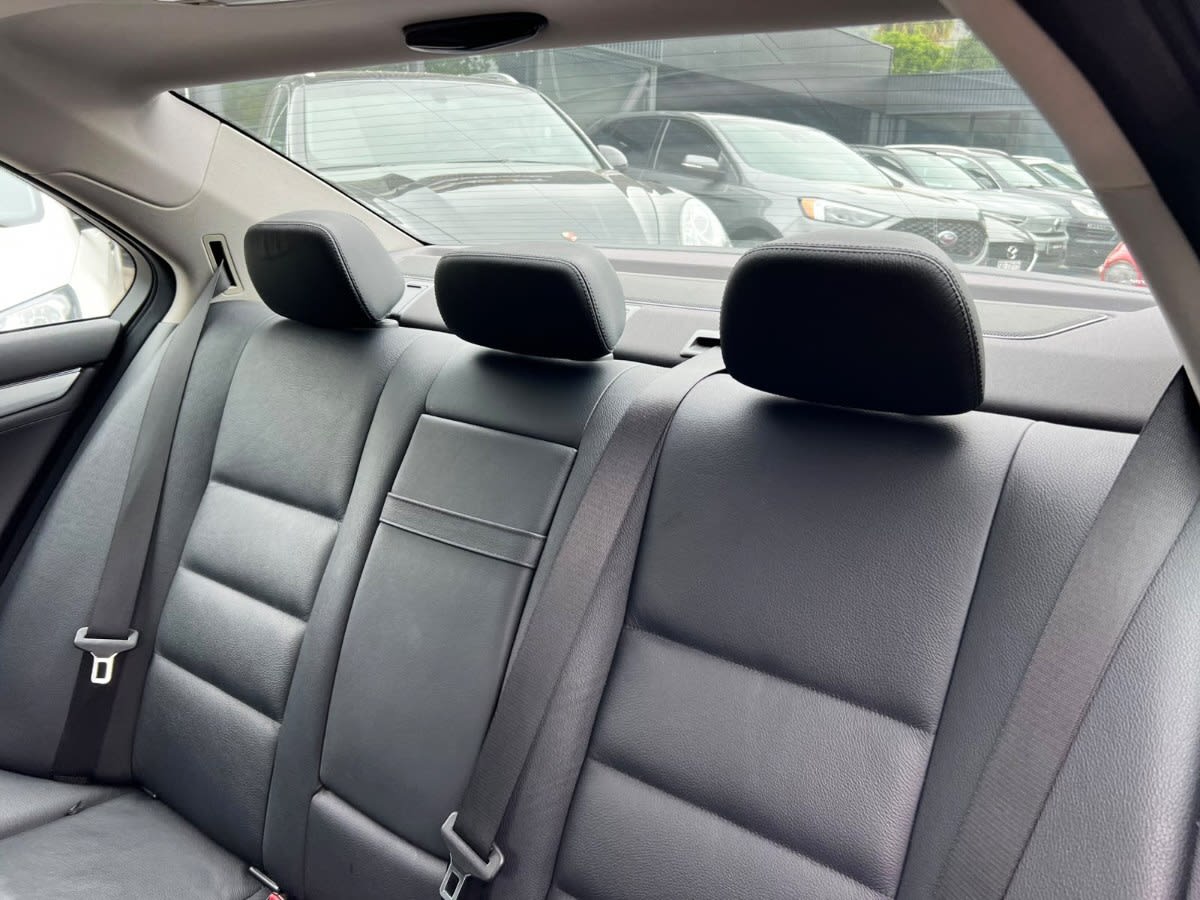 Mercedes-Benz C300 Avantgarde V6 año 2010