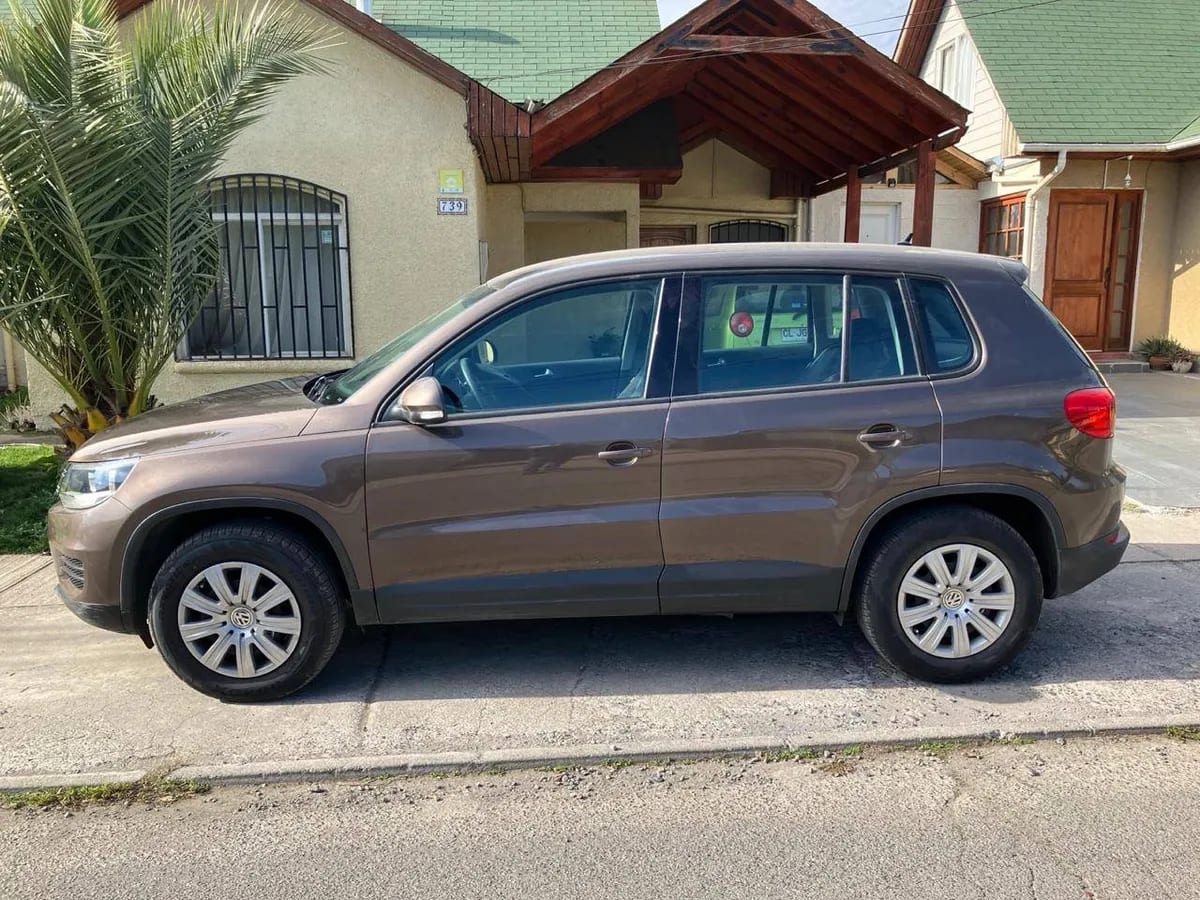 VOLKSWAGEN TIGUAN 1.4 Fl Comf. Tsi 4x2 Mt año 2015