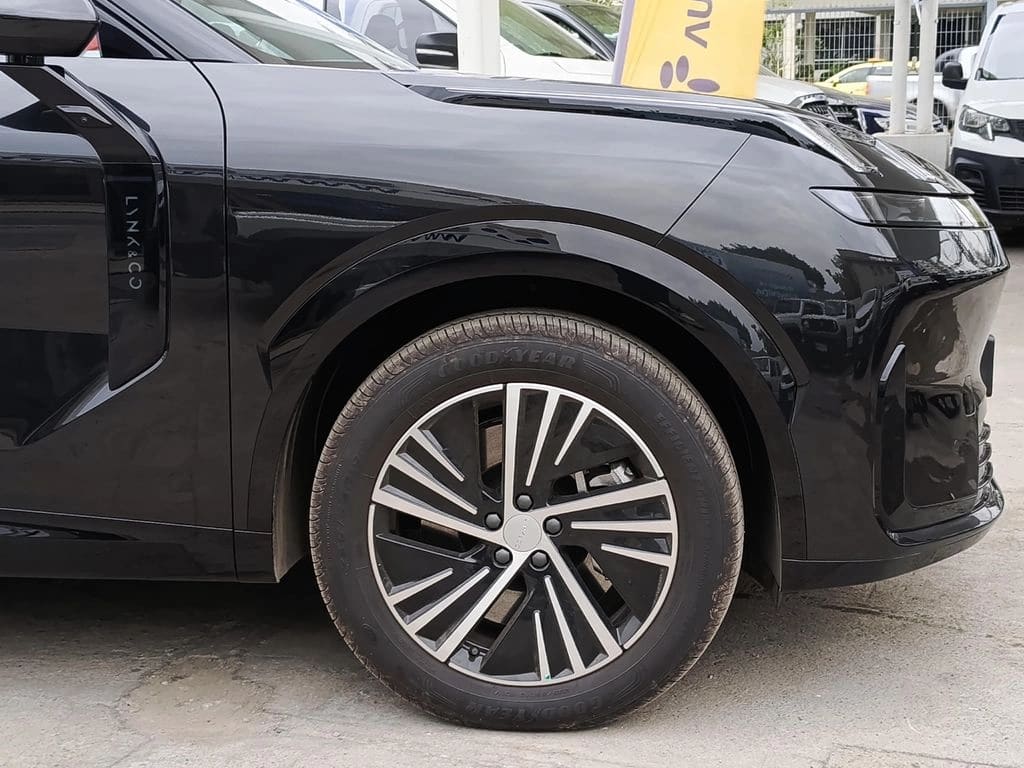 Lynk&Co 08 Phev Halo año 2027