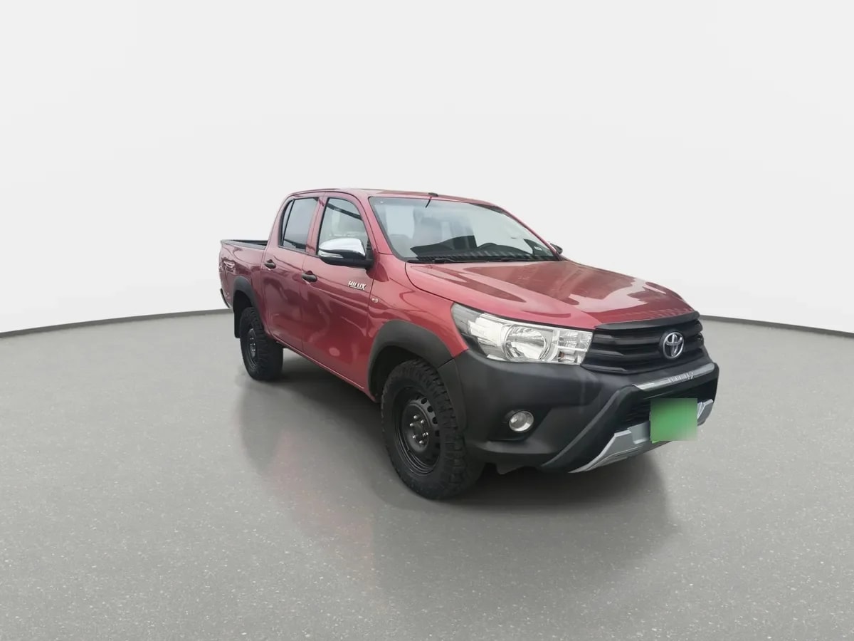 Toyota Hilux 2.4 Dx Diesel 4x4 Dob. Cab. 7ab Mt 4p año 2023