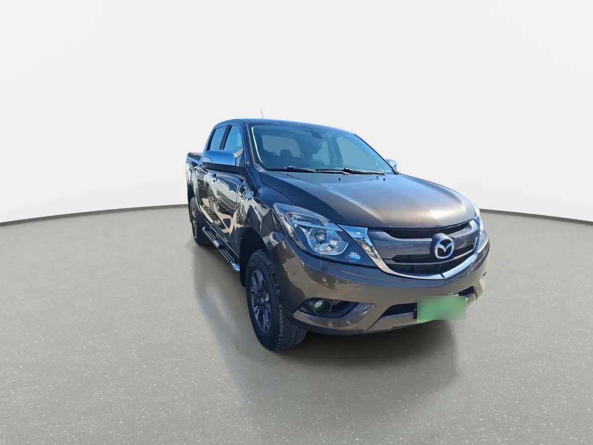 Mazda Bt-50 3.2 Sdx High Dob. Cab. Diesel 4x4 6at 4p año 2022