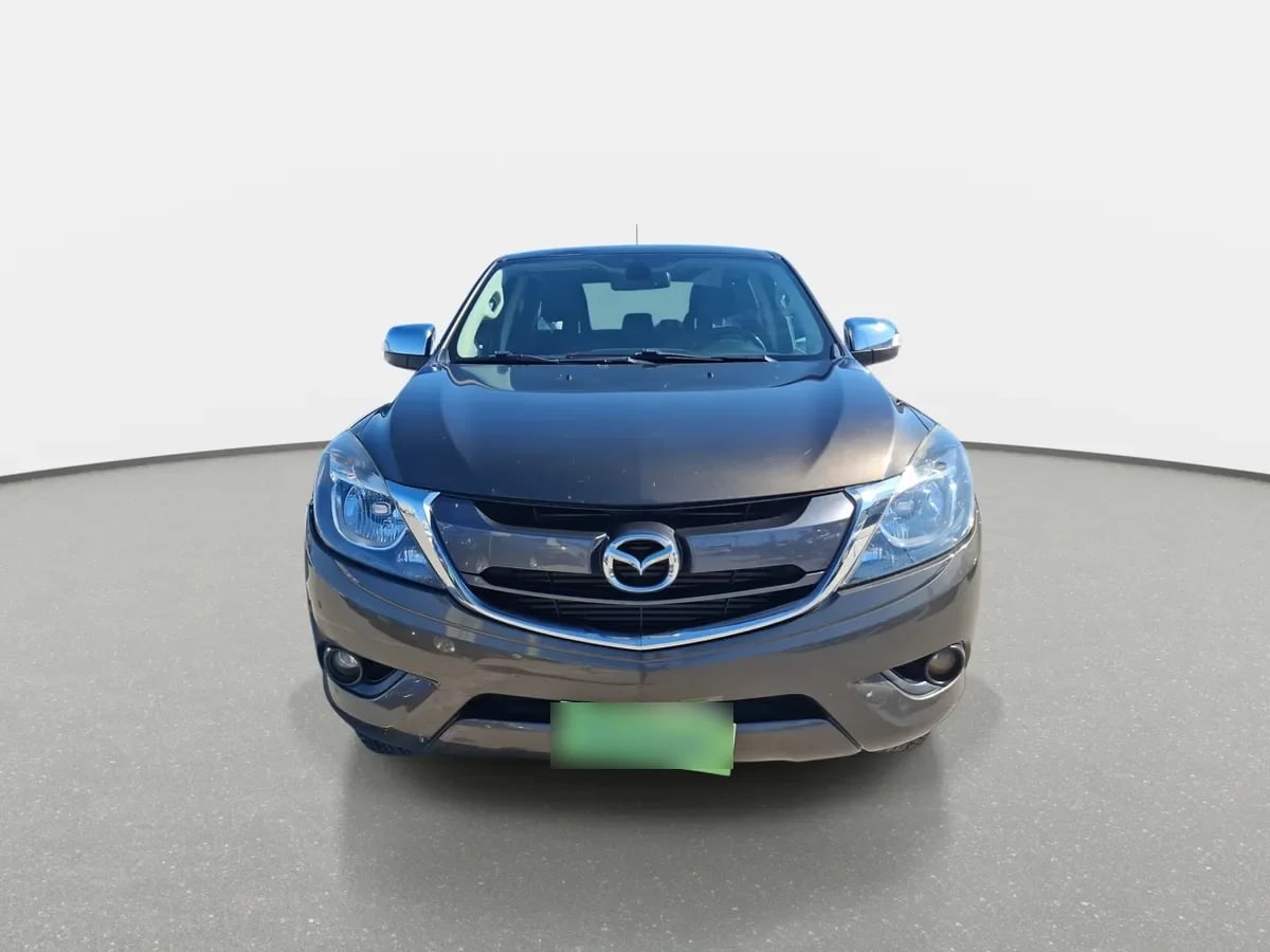 Mazda Bt-50 3.2 Sdx High Dob. Cab. Diesel 4x4 6at 4p año 2022