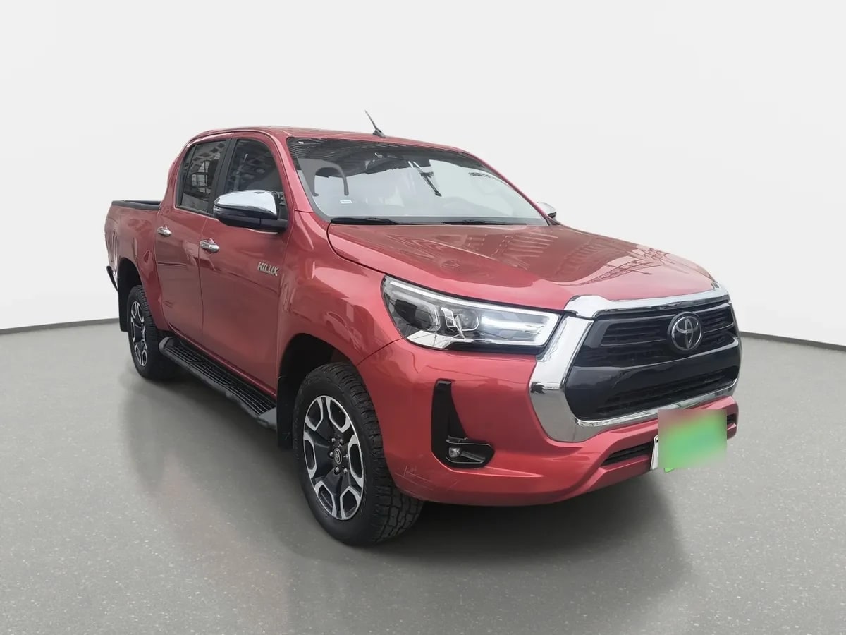 Toyota Hilux 2.8 Srv Diesel 4x4 Dob. Cab. At 4p año 2024