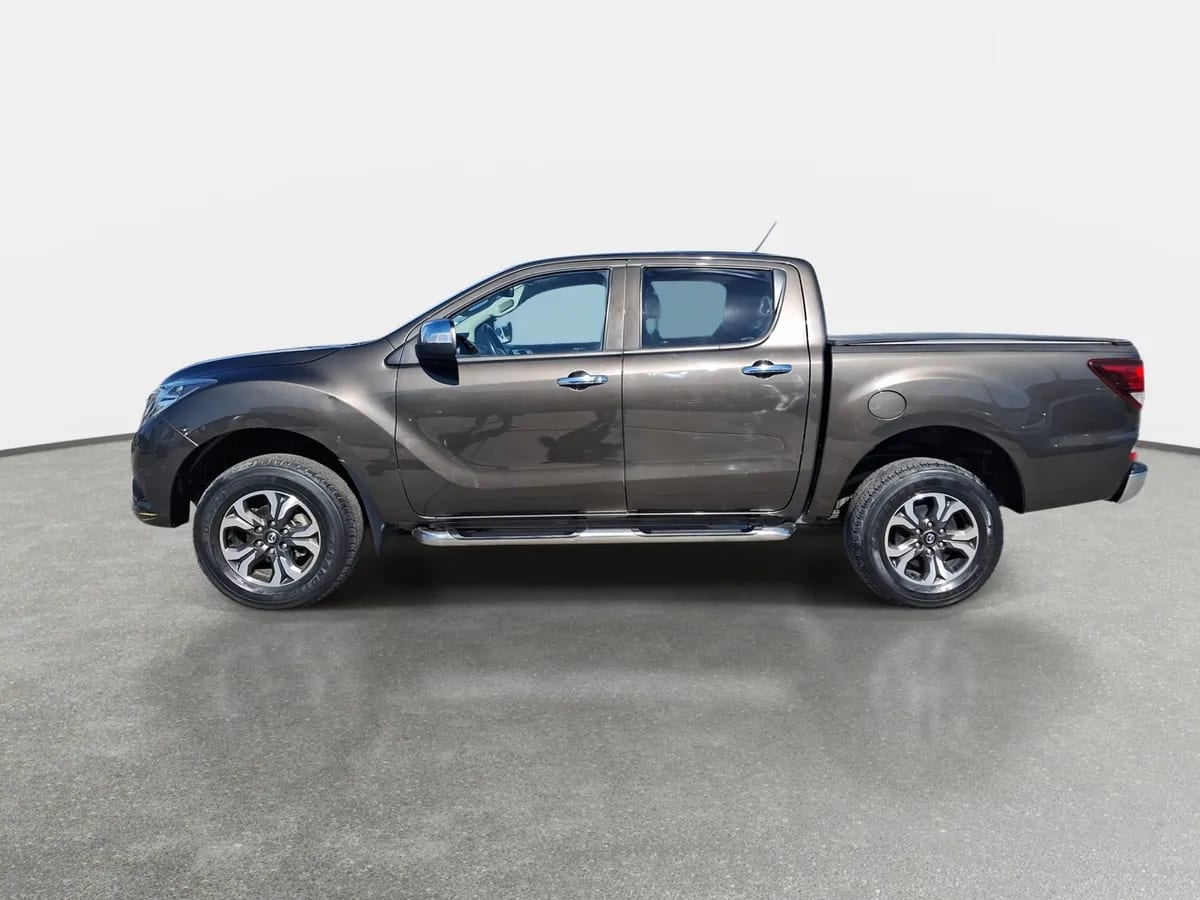 Mazda Bt-50 3.2 Sdx High Dob. Cab. Diesel 4x4 6at 4p año 2022