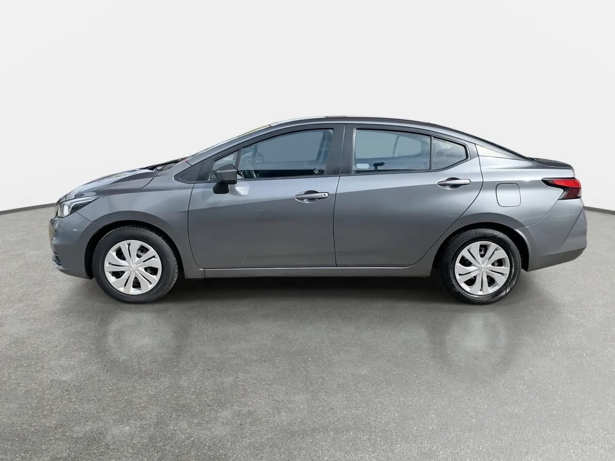 Nissan Versa 1.6 Sense 4x2 Mt 4p año 2022