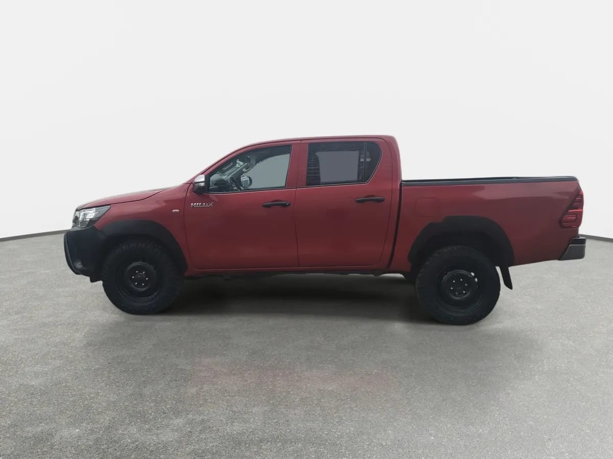 Toyota Hilux 2.4 Dx Diesel 4x4 Dob. Cab. 7ab Mt 4p año 2023