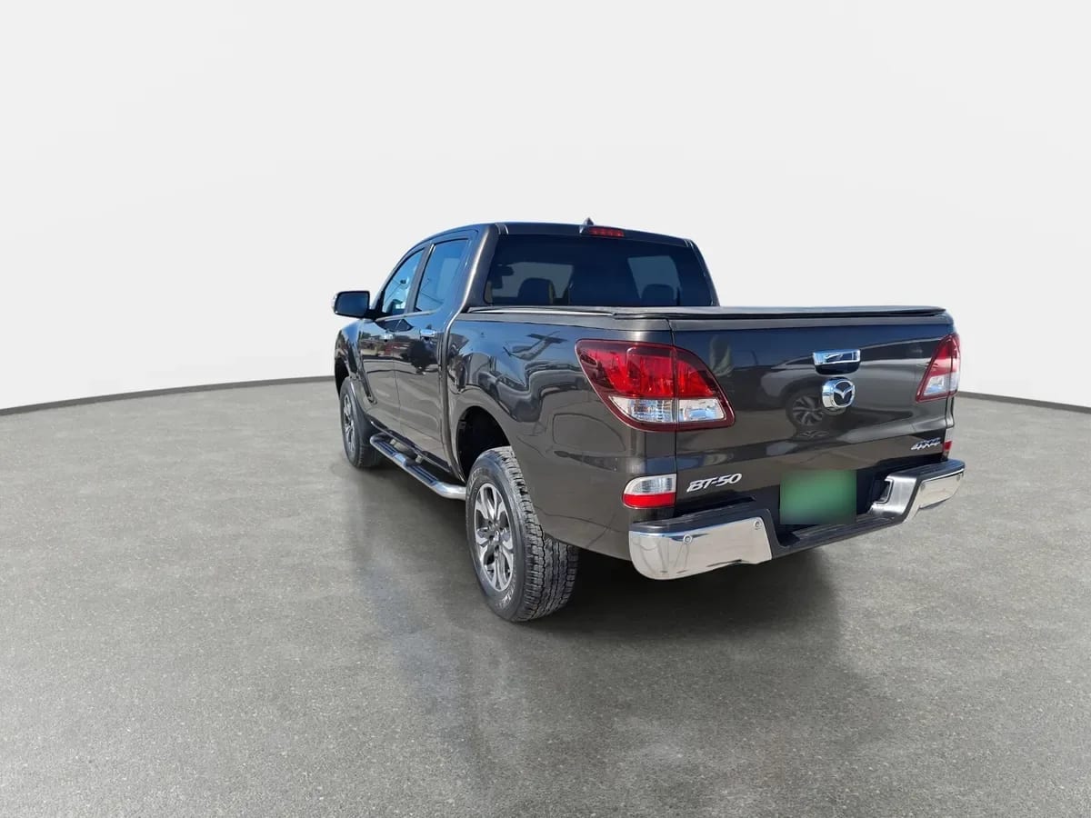 Mazda Bt-50 3.2 Sdx High Dob. Cab. Diesel 4x4 6at 4p año 2022