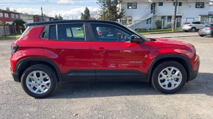 Jeep Avenger 1.2t Altitude 2wd Mt 5p año 2026