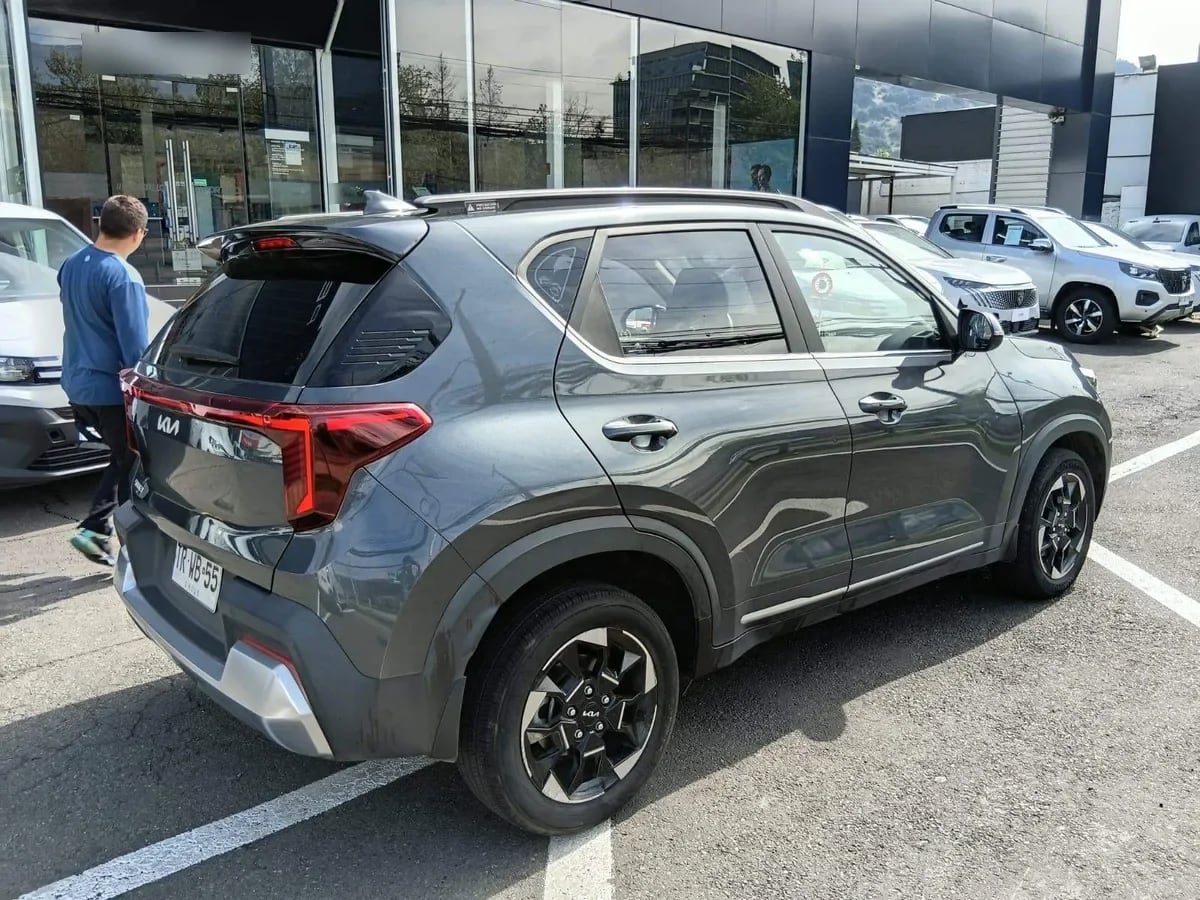 Kia Sonet 1.5 Ex Full 4x2 Ivt At 5p año 2024