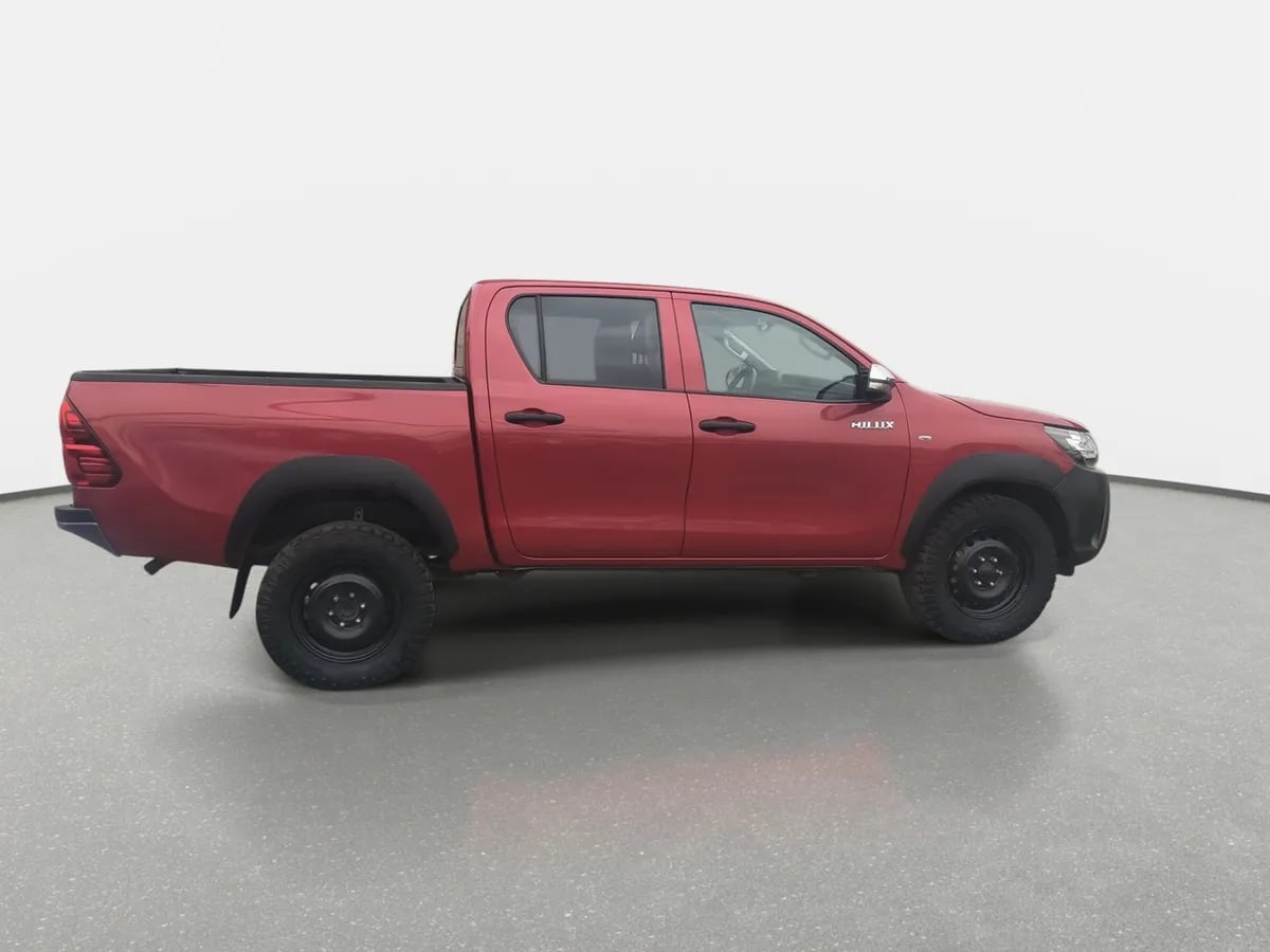 Toyota Hilux 2.4 Dx Diesel 4x4 Dob. Cab. 7ab Mt 4p año 2023
