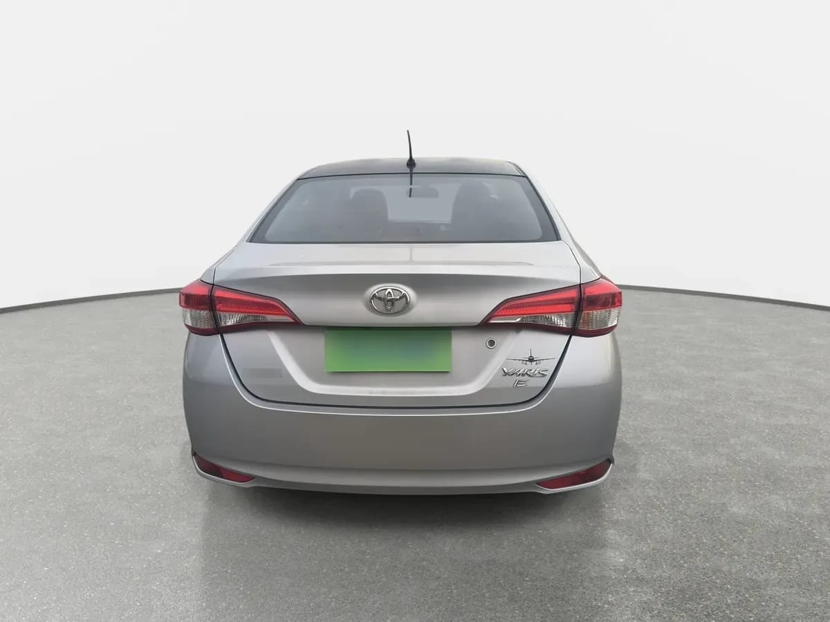 Toyota Yaris 1.5 Gli 4x2 Sdn Mt 4p año 2021