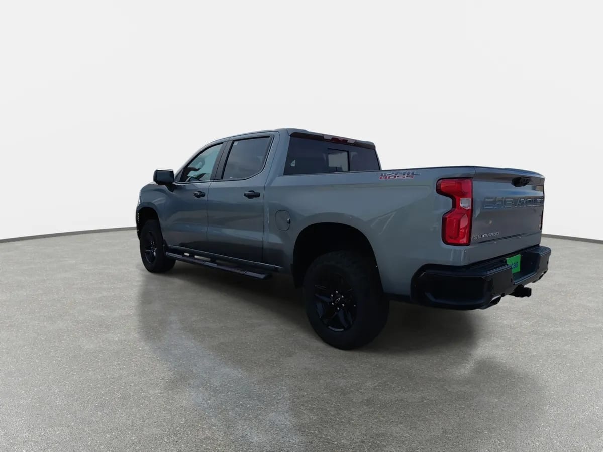 Chevrolet Silverado 5.3 Lt Trail Boss Z71 4x4 At 4p año 2026