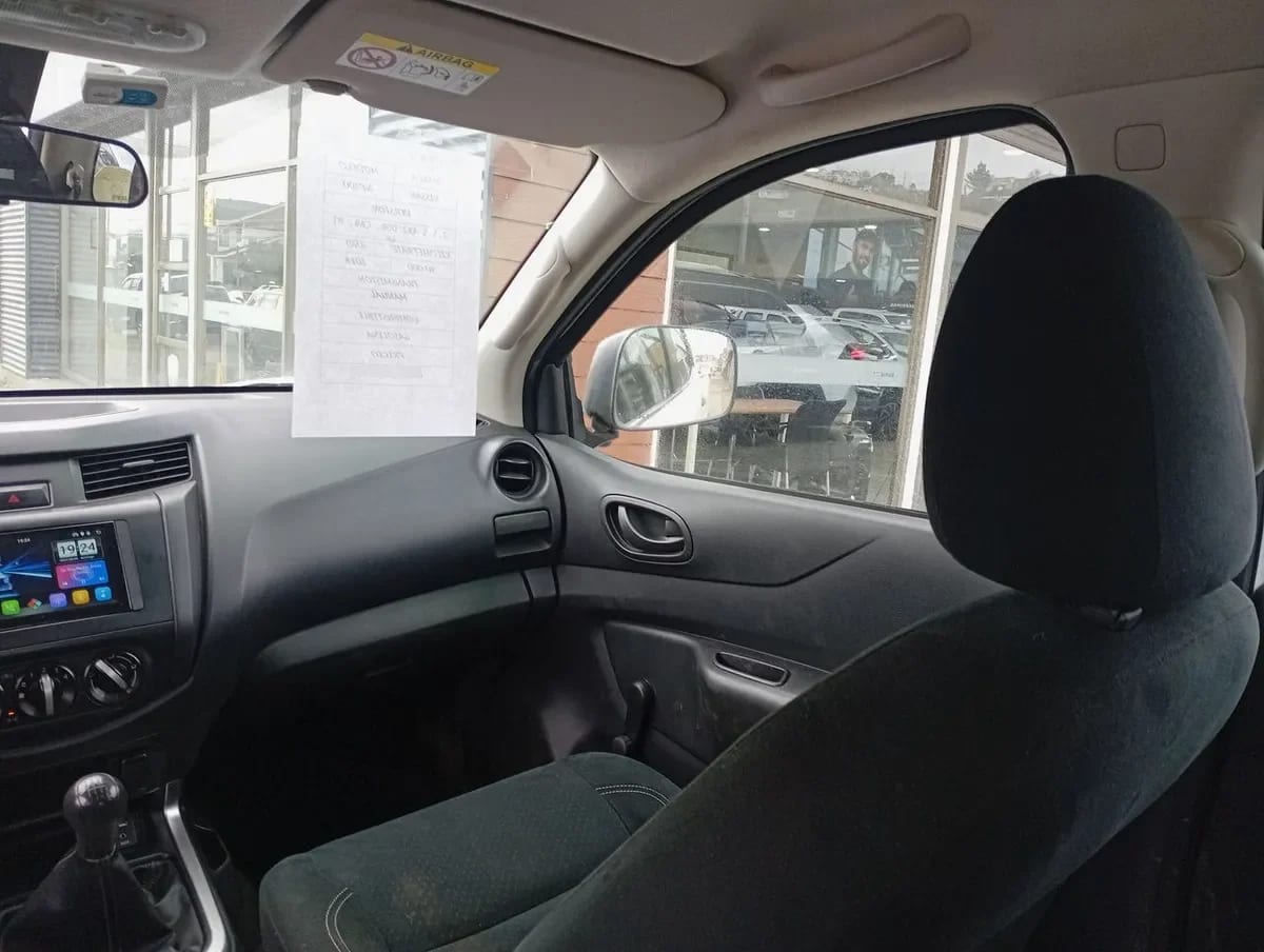 Nissan Np300 2.5 S 4x2 Dob. Cab. Mt 4p año 2018