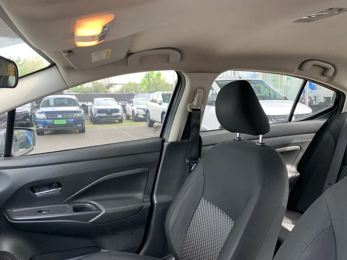 Nissan Versa 1.6 Sense 4x2 Mt 4p año 2022