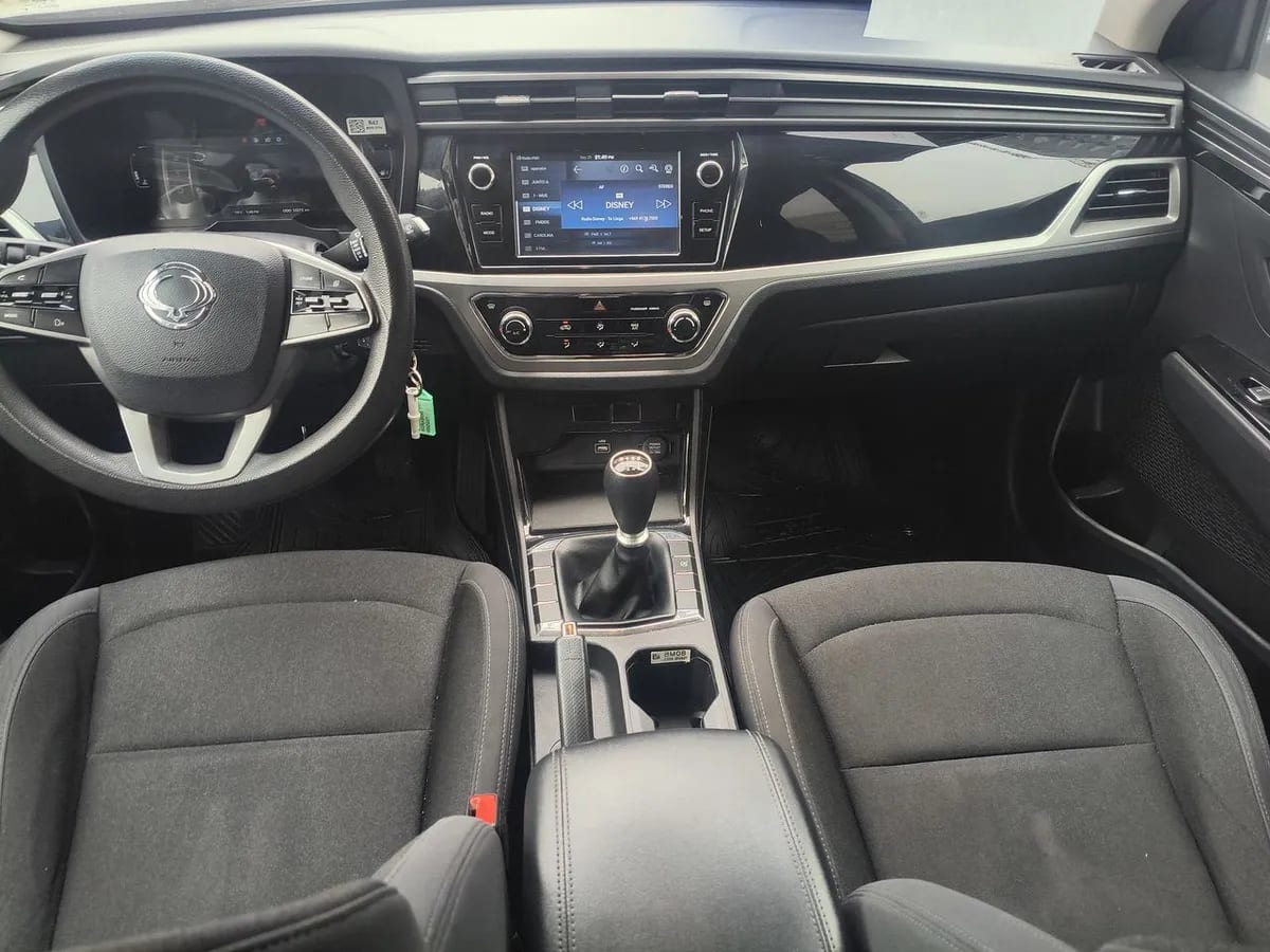 Ssangyong Korando 1.5 Lx Cg100 4x2 Mt 5p año 2021