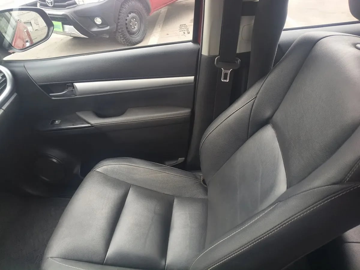Toyota Hilux 2.8 Srv Diesel 4x4 Dob. Cab. At 4p año 2024