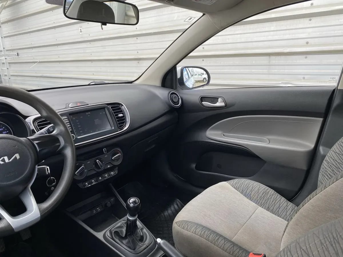 Kia Soluto 1.4 Lx 4x2 Mt 4p año 2022
