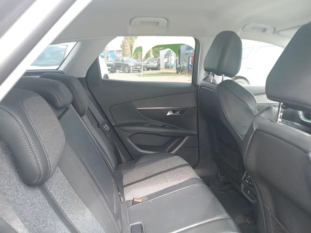 Peugeot 3008 1.5 Allure Bluehdi 4x2 130 Eat8 5p año 2020