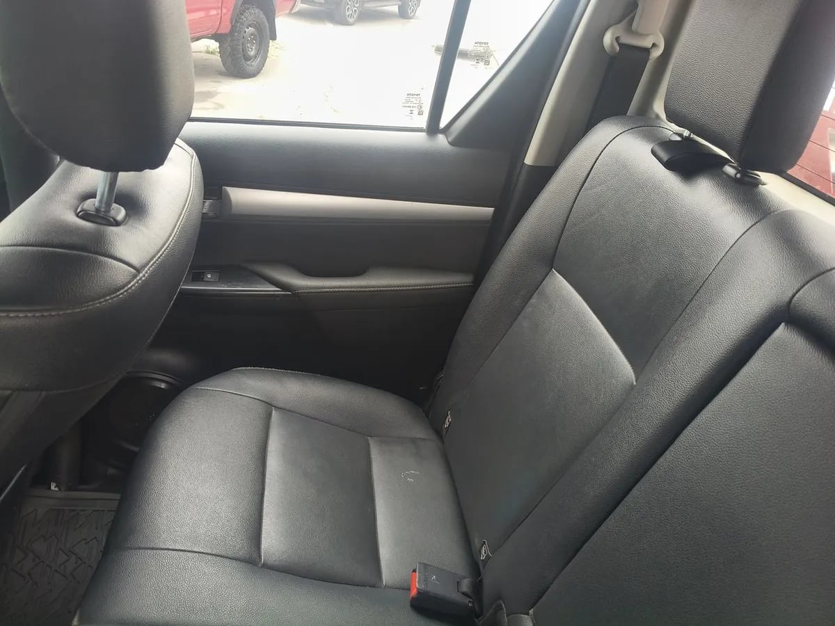 Toyota Hilux 2.8 Srv Diesel 4x4 Dob. Cab. At 4p año 2024