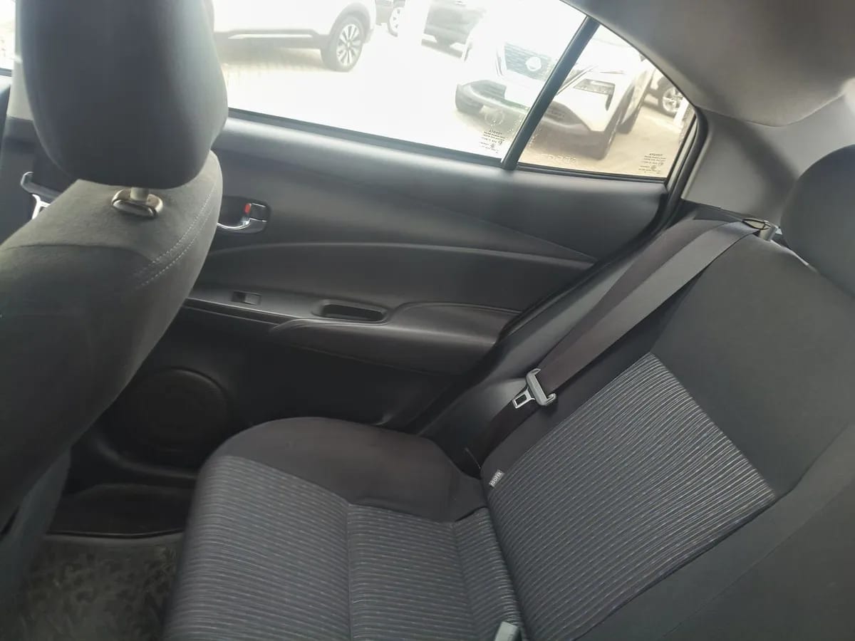 Toyota Yaris 1.5 Gli 4x2 Sdn Mt 4p año 2021