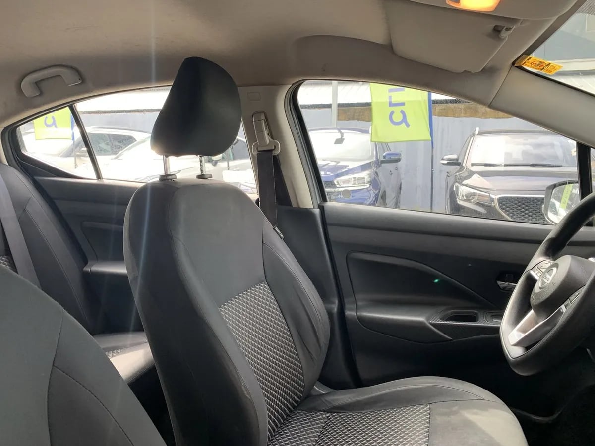 Nissan Versa 1.6 Sense 4x2 Mt 4p año 2022