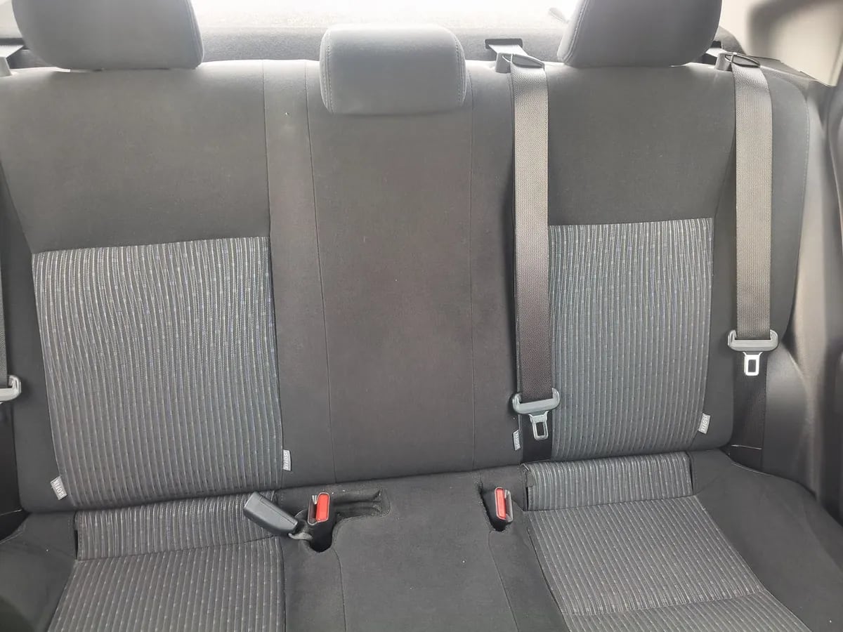 Toyota Yaris 1.5 Gli 4x2 Sdn Mt 4p año 2021