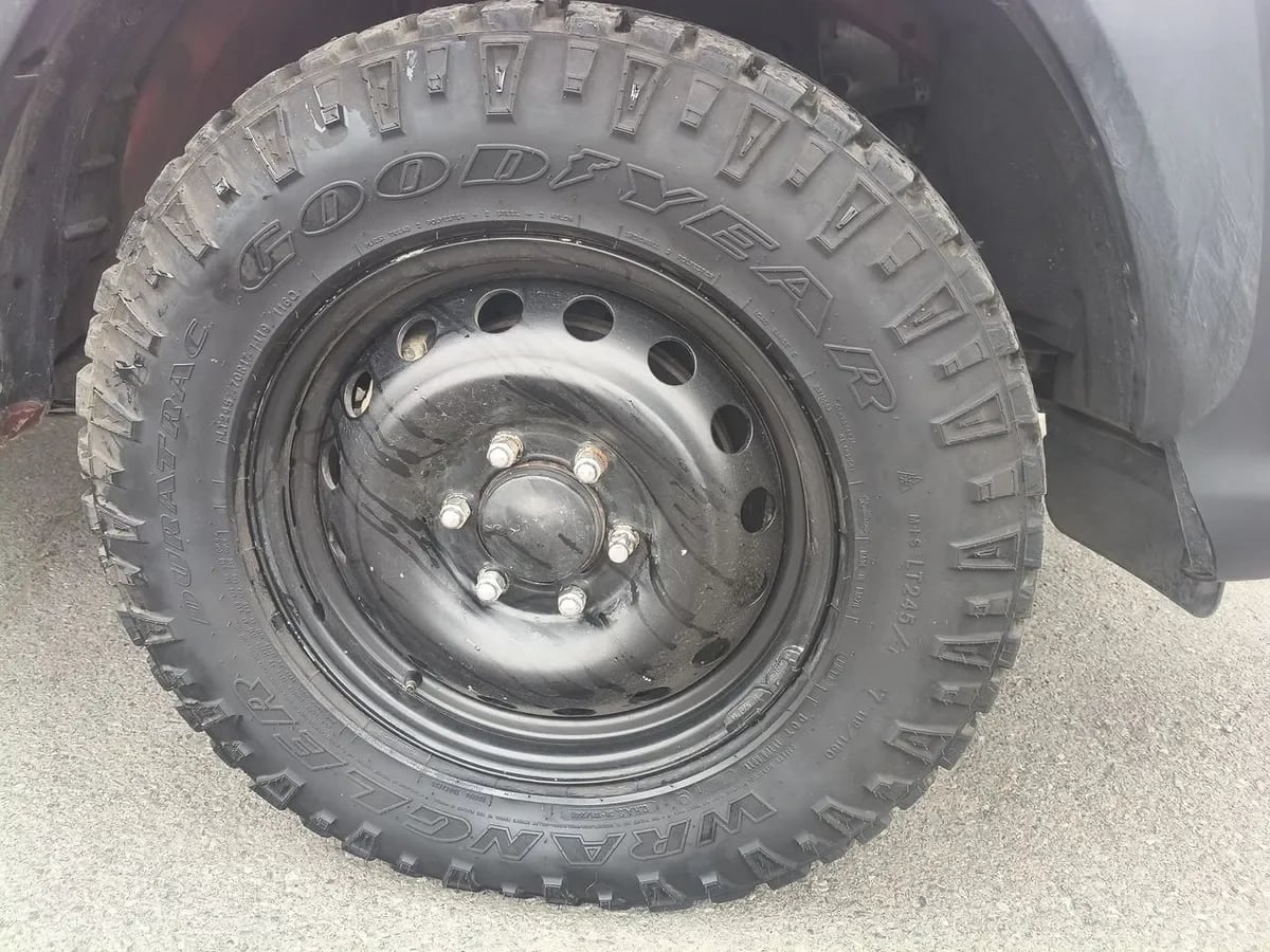 Toyota Hilux 2.4 Dx Diesel 4x4 Dob. Cab. 7ab Mt 4p año 2023