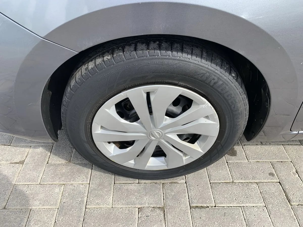 Nissan Versa 1.6 Sense 4x2 Mt 4p año 2022