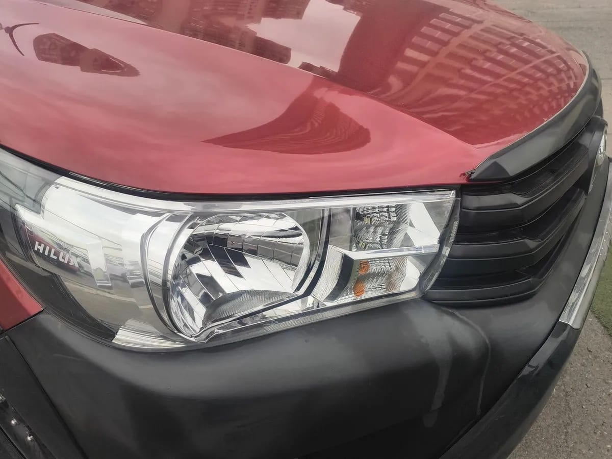 Toyota Hilux 2.4 Dx Diesel 4x4 Dob. Cab. 7ab Mt 4p año 2023