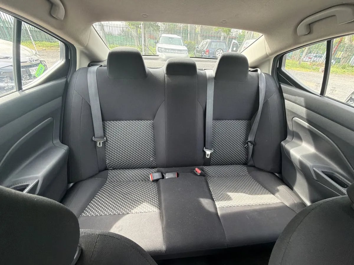 Nissan Versa 1.6 Sense 4x2 Mt 4p año 2023