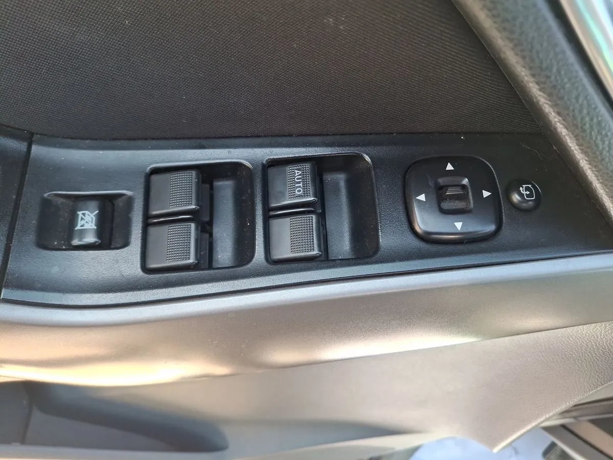 Mazda Bt-50 3.2 Sdx High Dob. Cab. Diesel 4x4 6at 4p año 2022