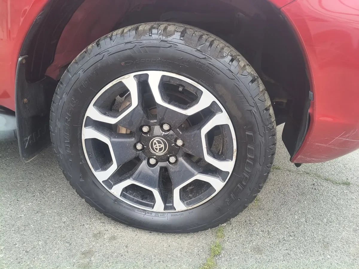 Toyota Hilux 2.8 Srv Diesel 4x4 Dob. Cab. At 4p año 2024