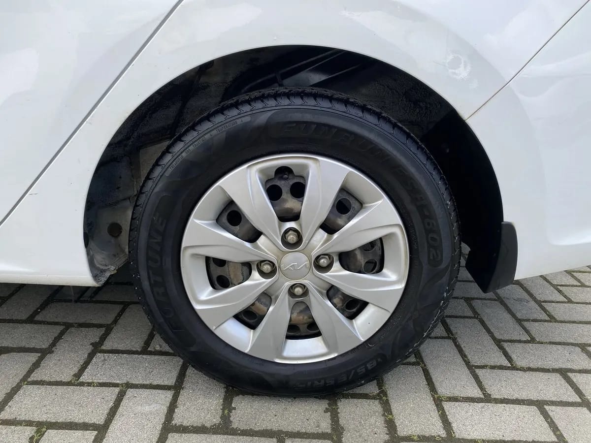 Kia Soluto 1.4 Lx 4x2 Mt 4p año 2022