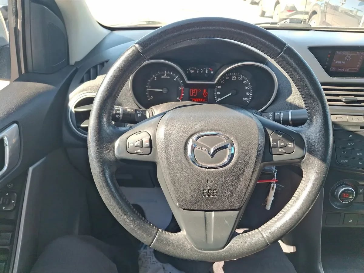 Mazda Bt-50 3.2 Sdx High Dob. Cab. Diesel 4x4 6at 4p año 2022