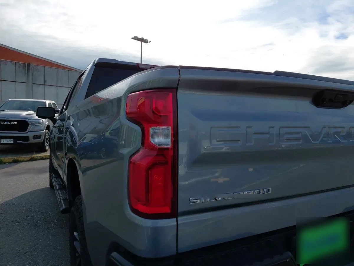 Chevrolet Silverado 5.3 Lt Trail Boss Z71 4x4 At 4p año 2026